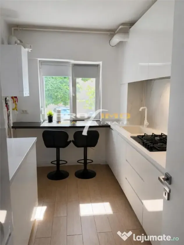 Faleza Nord apartament 3 camere decomandat parter inalt - Constanta (Constanta)