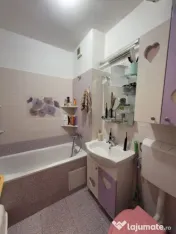 Apartament cu 3 camere- zona Nord