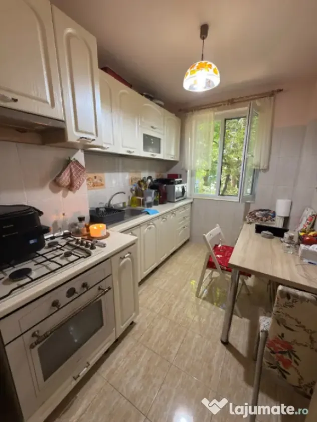 Apartament cu 3 camere- zona Nord - Ploiesti (Prahova)