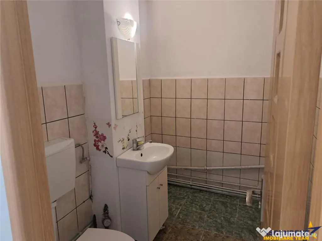 De inchiriat: Spatiu comercial aflat in zona centrala, Sfant - Sfantu Gheorghe (Covasna)