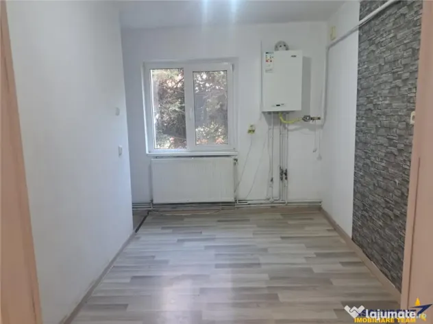 De inchiriat: Spatiu comercial aflat in zona centrala, Sfant - Sfantu Gheorghe (Covasna)