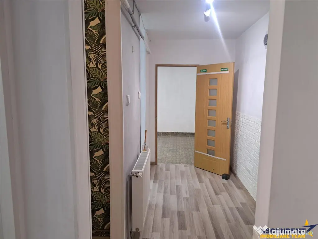 De inchiriat: Spatiu comercial aflat in zona centrala, Sfant - Sfantu Gheorghe (Covasna)