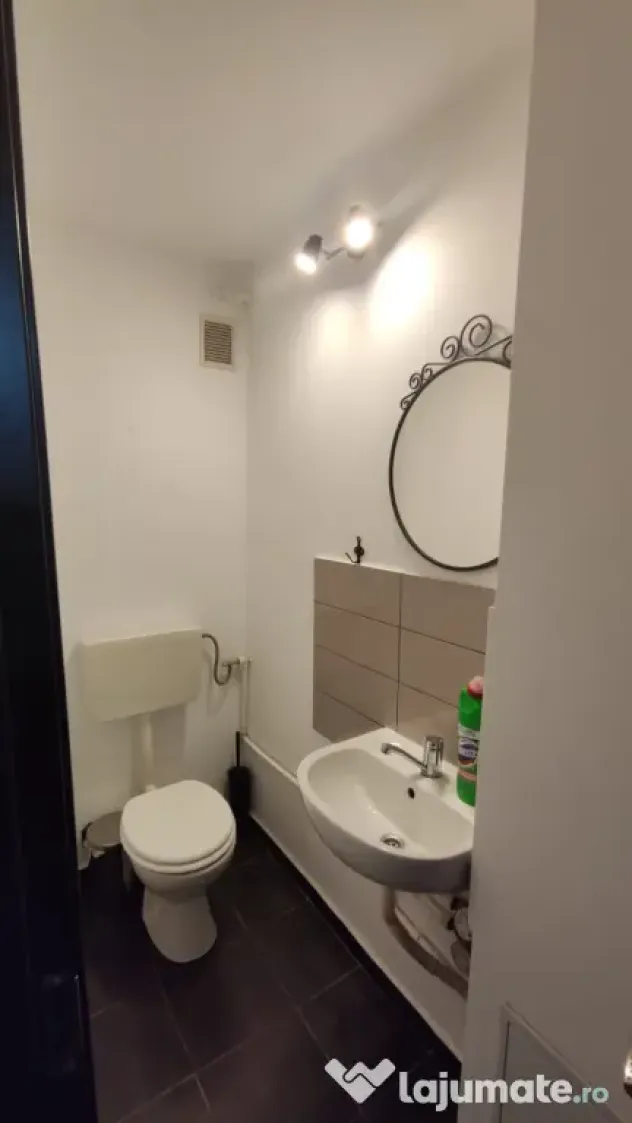 Apartament de vanzare 3 camere str. Slt. Popa