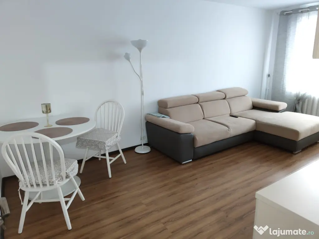 Apartament de vanzare 3 camere str. Slt. Popa