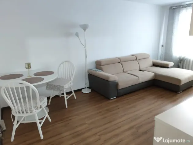 Apartament de vanzare 3 camere str. Slt. Popa