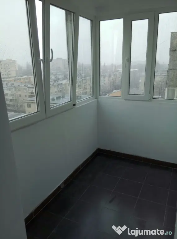 Apartament de vanzare 3 camere str. Slt. Popa