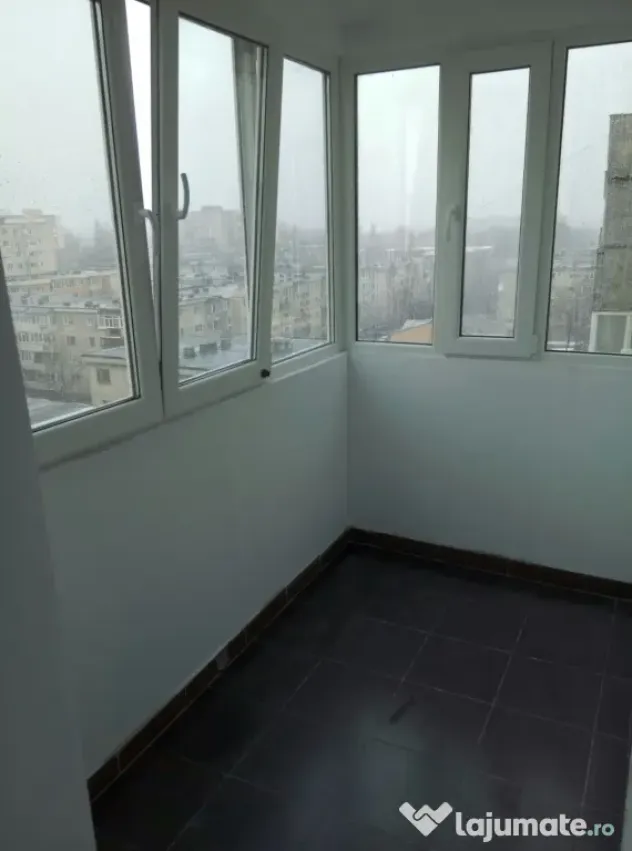 Apartament de vanzare 3 camere str. Slt. Popa