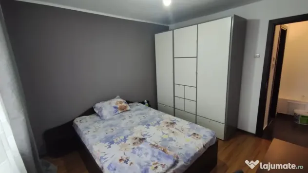 Apartament de vanzare 3 camere str. Slt. Popa