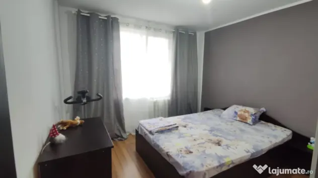 Apartament de vanzare 3 camere str. Slt. Popa