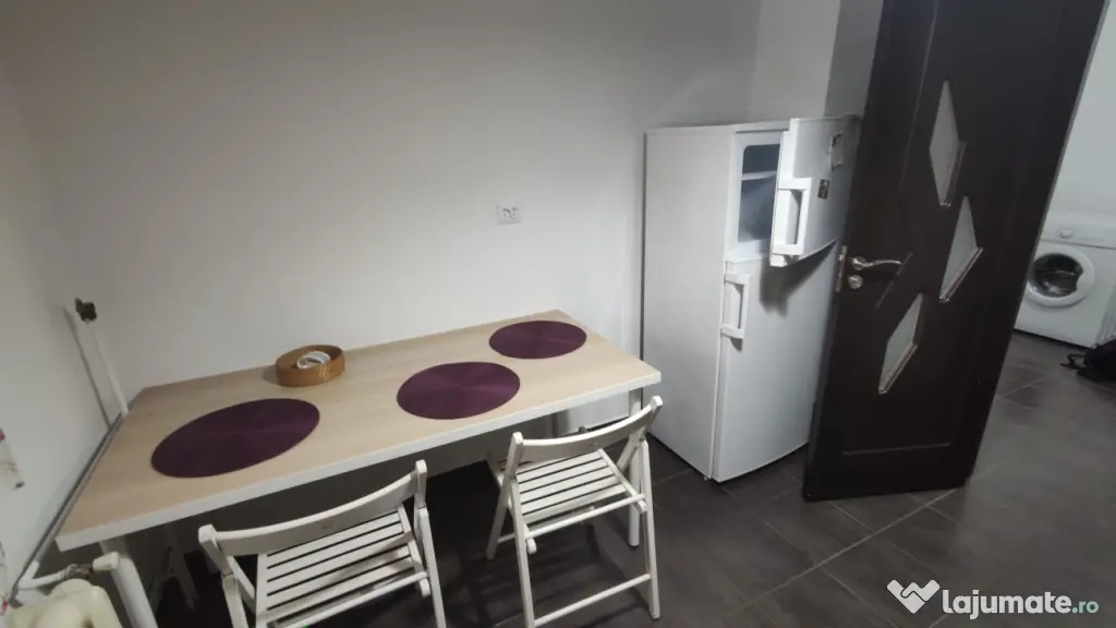Apartament de vanzare 3 camere str. Slt. Popa