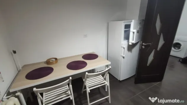 Apartament de vanzare 3 camere str. Slt. Popa
