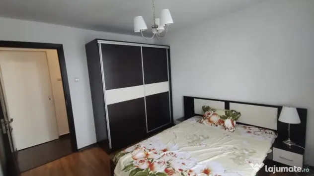 Apartament de vanzare 3 camere str. Slt. Popa