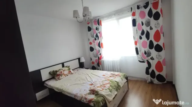 Apartament de vanzare 3 camere str. Slt. Popa