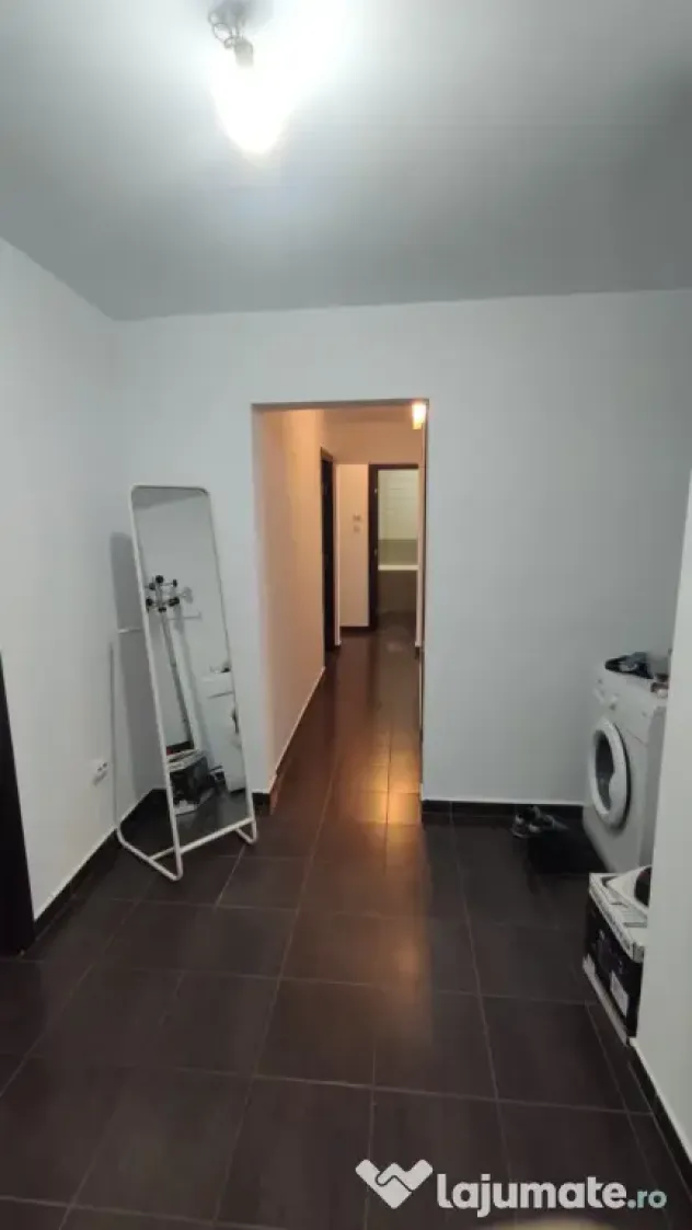 Apartament de vanzare 3 camere str. Slt. Popa