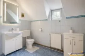 Vila traditionala, cu domeniu de 5.025 mp, pe aripa Cetatii