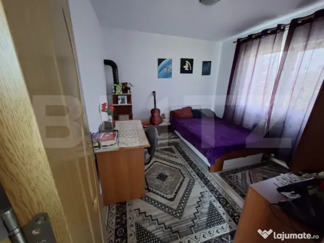 Două case, garaj și 1.370 mp de teren, amplasată la DN, ? - Lesnic (Hunedoara)