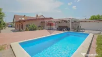 Comision 0 | Casă cu panouri fotovoltaice, piscină, gar...
