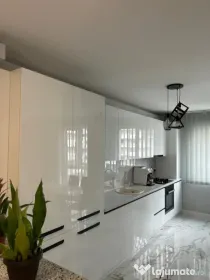 Apartament de vanzare semidecomandat ,2 camere 55mp , zona E