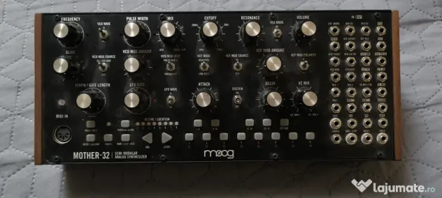 MOOG MOTHER-32 sintetizator analog semi-modular