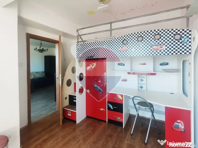 Apartament 3 camere, închiriere – Prima Nufărul, Parcare inclusă - Oradea (Bihor)