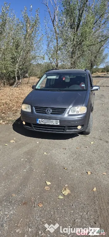 Vw touran 2.0tdi 140cp acte la zi - Arad (Arad)