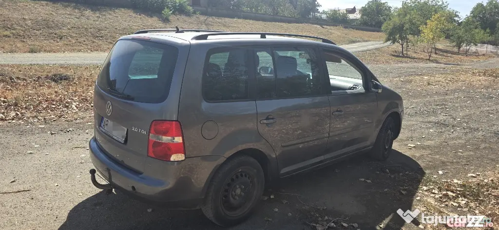 Vw touran 2.0tdi 140cp acte la zi - Arad (Arad)
