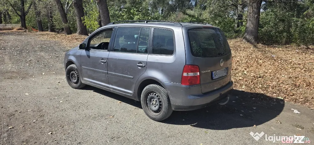 Vw touran 2.0tdi 140cp acte la zi - Arad (Arad)