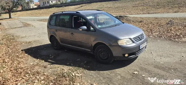 Vw touran 2.0tdi 140cp acte la zi - Arad (Arad)