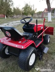 Tractoras taiat iarba, cu lama de zapada MTD 