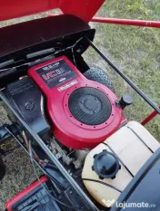 Tractoras taiat iarba, cu lama de zapada MTD 