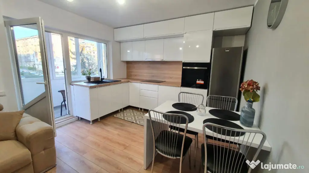 Apartament de vanzare DECOMANDAT ,3 camere 52 mp , zona INTR - Cluj-Napoca (Cluj)