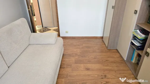 Vand apartament 4 camere cu GARAJ in Deva, zona Dorobanti, etaj 2, - Deva (Hunedoara)