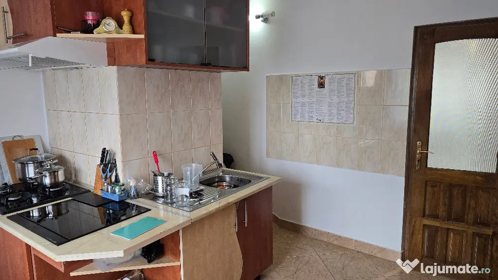 Vand apartament 4 camere cu GARAJ in Deva, zona Dorobanti, etaj 2, - Deva (Hunedoara)