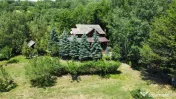 DOMENIU DE 2.1 HA CU 2 CABANE LAC SI PADURE - OPORTUNITATE P