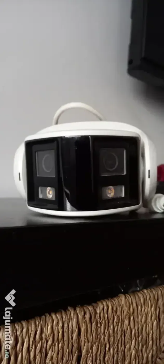 Camera IP Hikvision doua lentile Tehnologie ColorVu