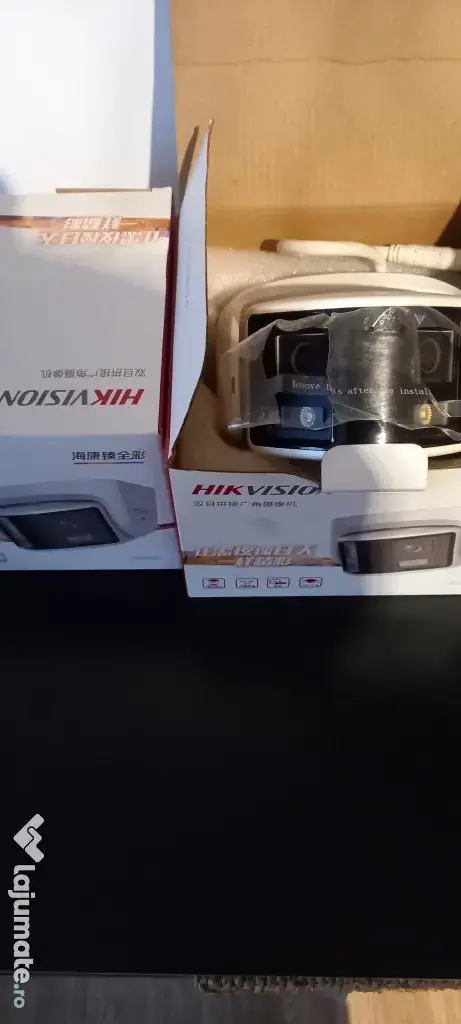 Camera IP Hikvision doua lentile Tehnologie ColorVu