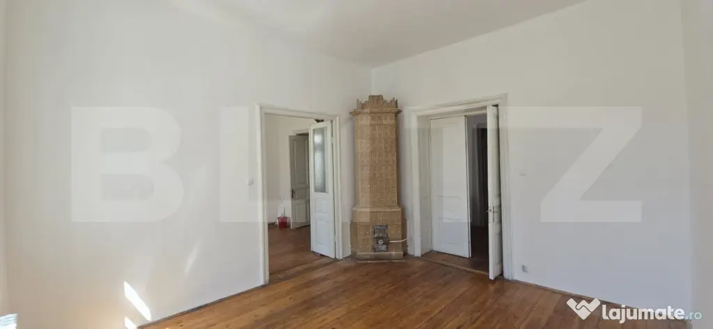 Casă boierească P+M, 7 camere, 227 mp utili, în zona cent - Craiova (Dolj)