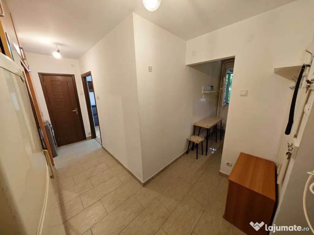 Obor metrou etaj 1 semidecomandat - Bucuresti (Bucuresti-Ilfov)