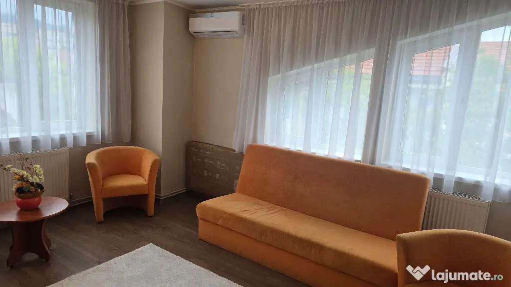 Inchiriez apartament 2 camere decomandat in Deva, zona Gojdu, etaj 2, - Deva (Hunedoara)