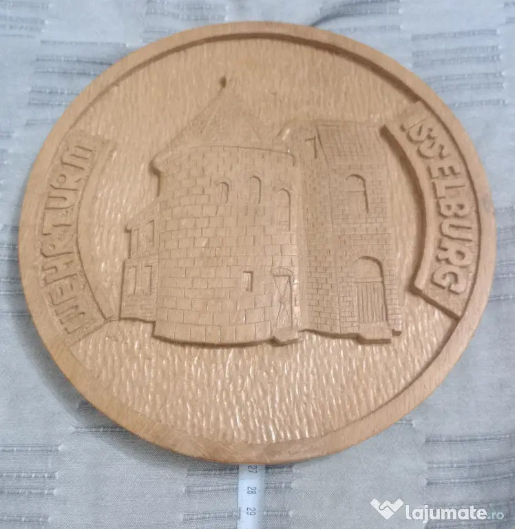 Placa lemn sculptata rotunda Wehrturm Isselburg 27 cm.