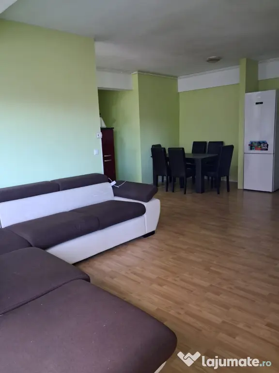 Vand apartament 3 camere zona Kaufland.