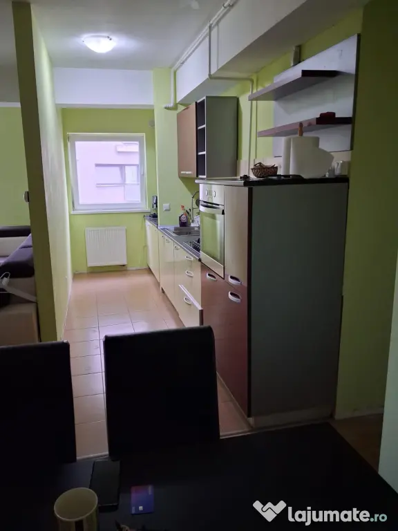 Vand apartament 3 camere zona Kaufland.