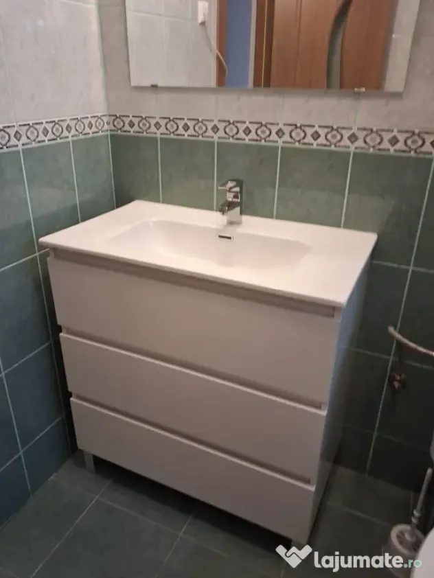 Vand apartament 3 camere zona Kaufland.