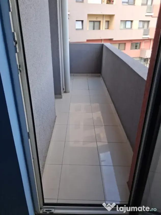 Vand apartament 3 camere zona Kaufland.
