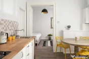 3 apartamente transfer afacere, locuri parcare, Centrul Is