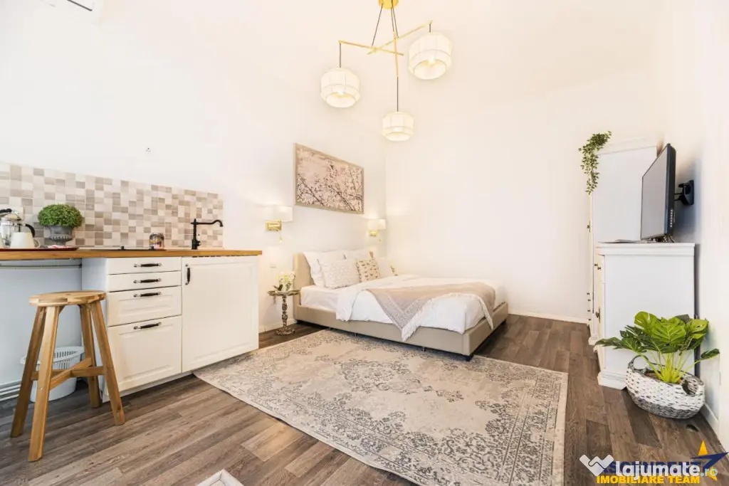 3 apartamente transfer afacere, locuri parcare, Centrul Is - Brasov (Brasov)