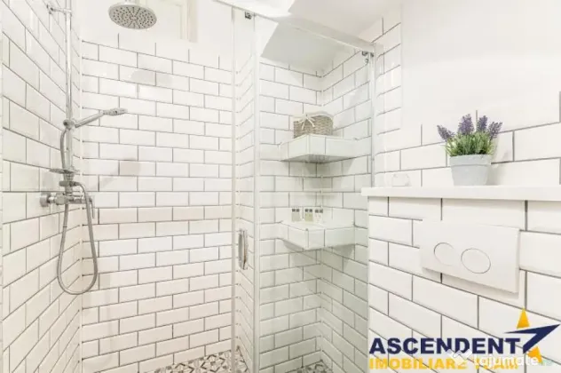 3 apartamente transfer afacere, locuri parcare, Centrul Is - Brasov (Brasov)