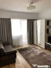 Piata sudului pridvorului tineretului city 