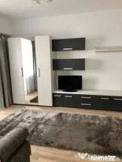 Piata sudului pridvorului tineretului city 
