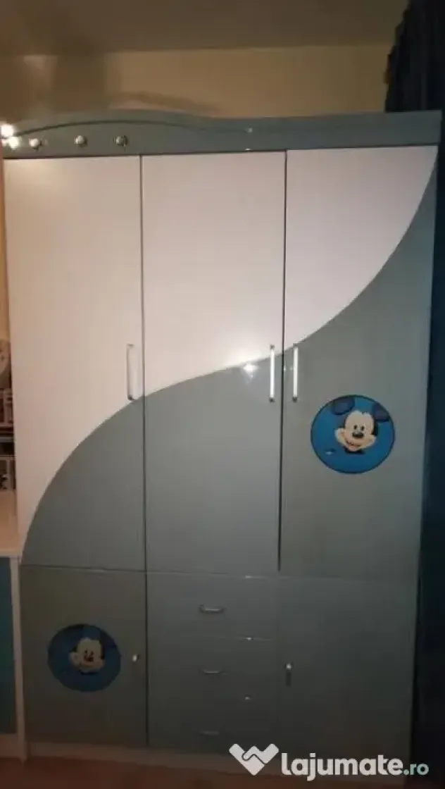 Șifonier MDF lucios 3 uși camera copil